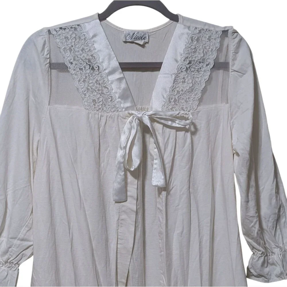 Nicole vintage robe